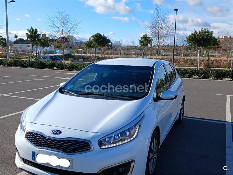 Usado Kia Ceed GT 90 CV (66 kW) 2018 Blanco Berlina