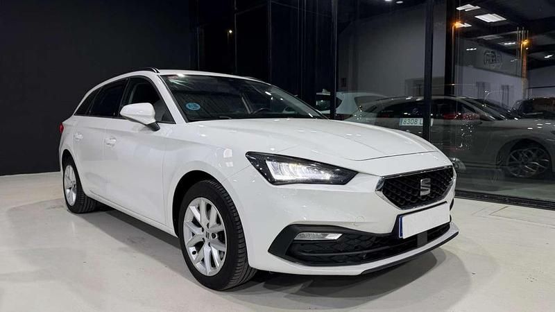 Usado Seat Leon ST Style 131 CV (96 kW) 2020 Blanco Familiar