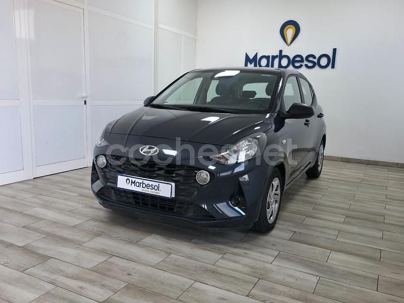 Usado Hyundai i10 67 CV (49 kW) 2021 Gris / plata Utilitario