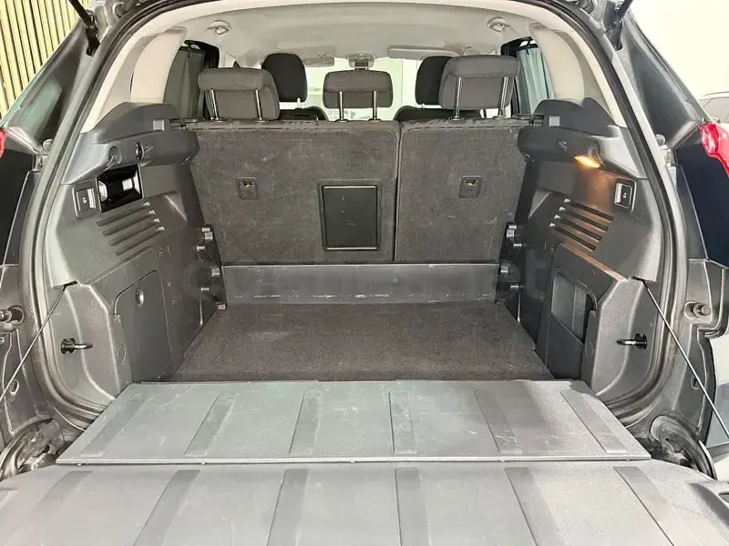 Usado Peugeot 3008 Active 120 CV (88 kW) 2012 Gris / plata Familiar