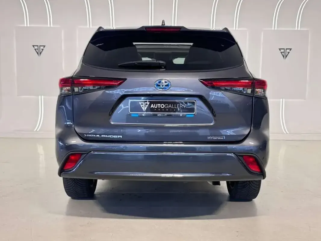 Usado Toyota Highlander Advance 247 CV (181 kW) 2022 Gris SUV