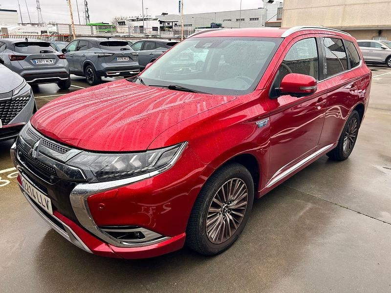 Rojo Usado 2020 Mitsubishi Outlander P-HEV SUV | 20.690 € (Precio justo) - Imagen 1/4