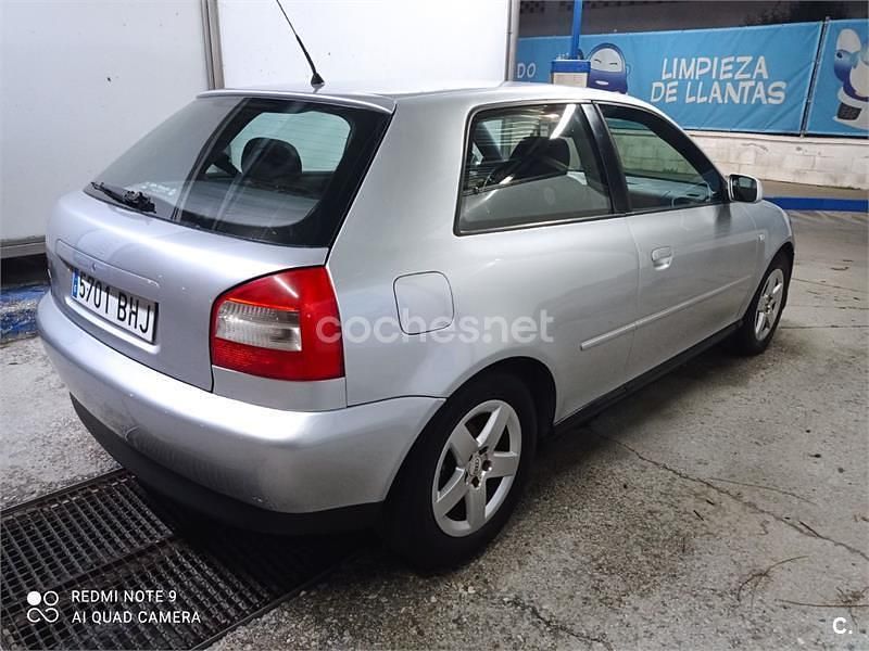 Usado Audi A3 Attraction 110 CV (80 kW) 2001 Gris / plata Utilitario