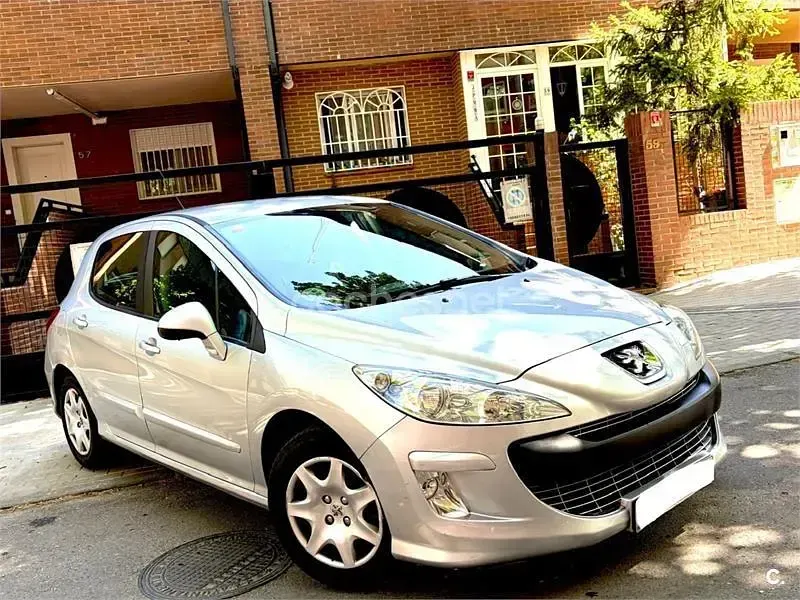 Usado Peugeot 308 Active 115 CV (84 kW) 2012 Gris / plata Berlina