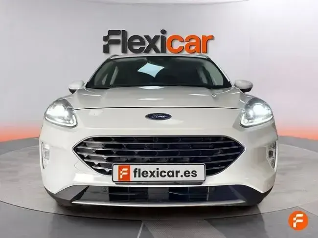 Usado Ford Kuga Titanium 190 CV (139 kW) 2021 Blanco SUV