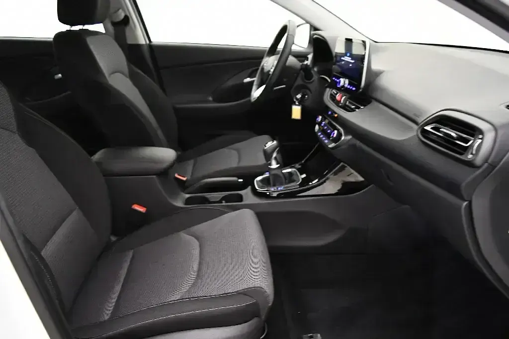 Usado Hyundai i30 100 CV (73 kW) 2024 Otro Berlina