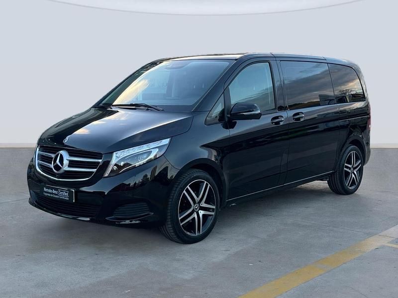 Negro Usado 2019 Mercedes V220 Avantgarde Monovolumen | 46.975 € (Un poco caro) - Imagen 1/4