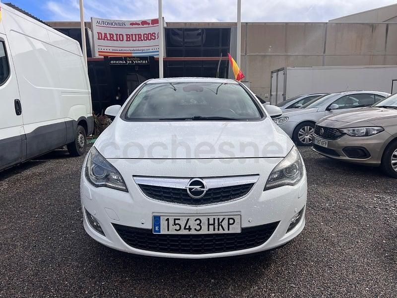 Usado Opel Astra Excellence 110 CV (80 kW) 2013 Blanco Berlina