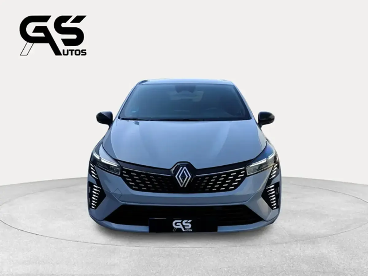 Usado Renault Clio Techno 90 CV (66 kW) 2025 Gris Utilitario