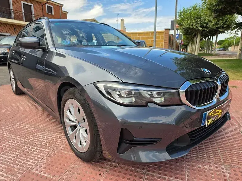 Usado BMW 318 150 CV (110 kW) 2022 Gris / plata Familiar