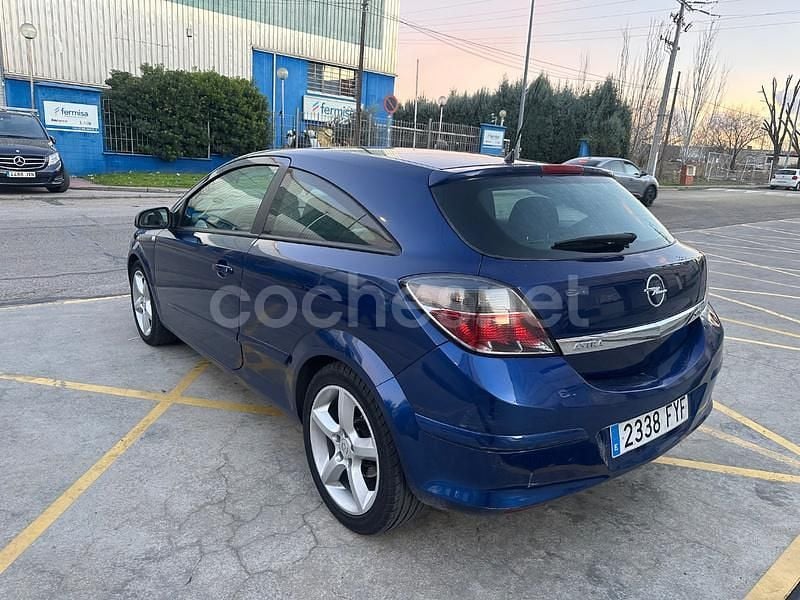 Usado Opel Astra GTC Sport 100 CV (73 kW) 2008 Azul Berlina