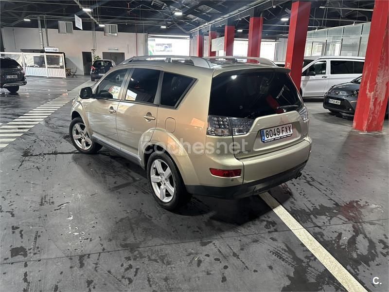 Usado Mitsubishi Outlander Intense+ 140 CV (102 kW) 2007 Beige SUV