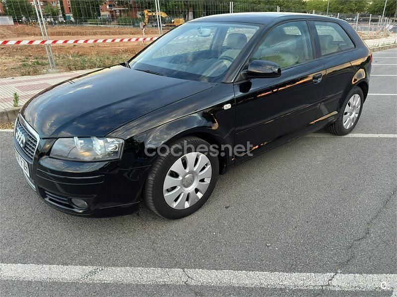 Usado Audi A3 Ambiente 125 CV (91 kW) 2008 Negro Utilitario