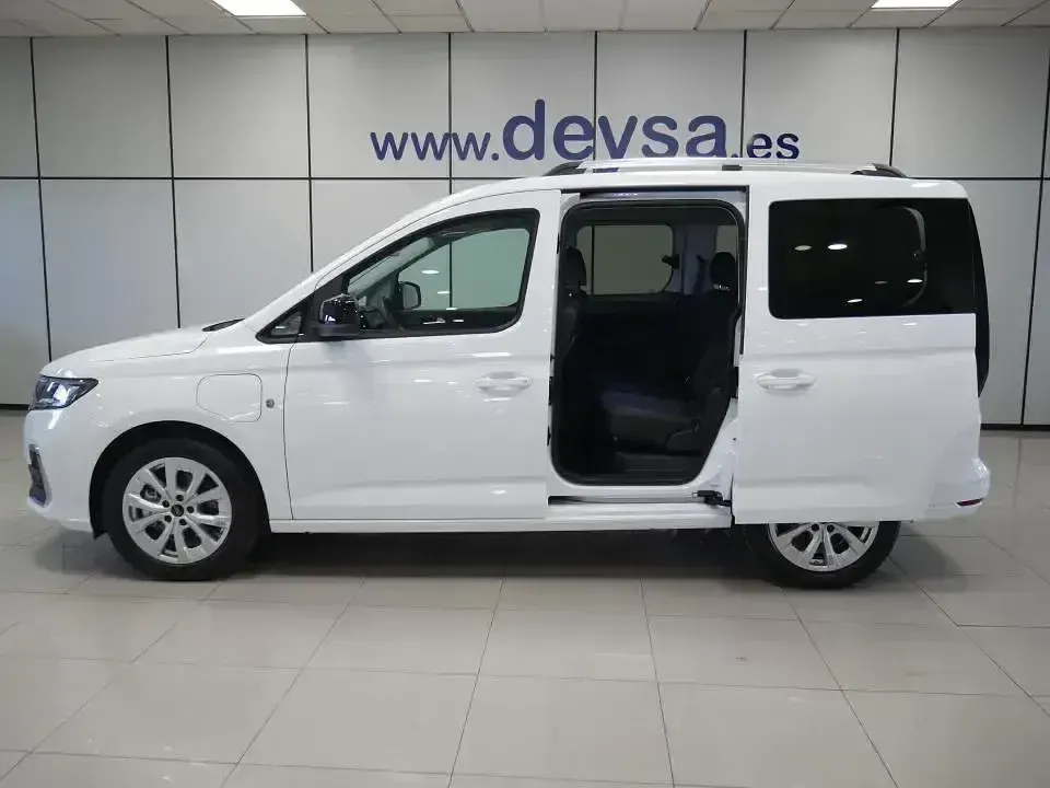 Nuevo Ford Tourneo Connect Titanium 150 CV (110 kW) 2026 Blanco Monovolumen