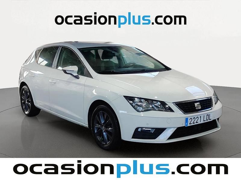 Usado Seat Leon Style 130 CV (95 kW) 2019 Blanco