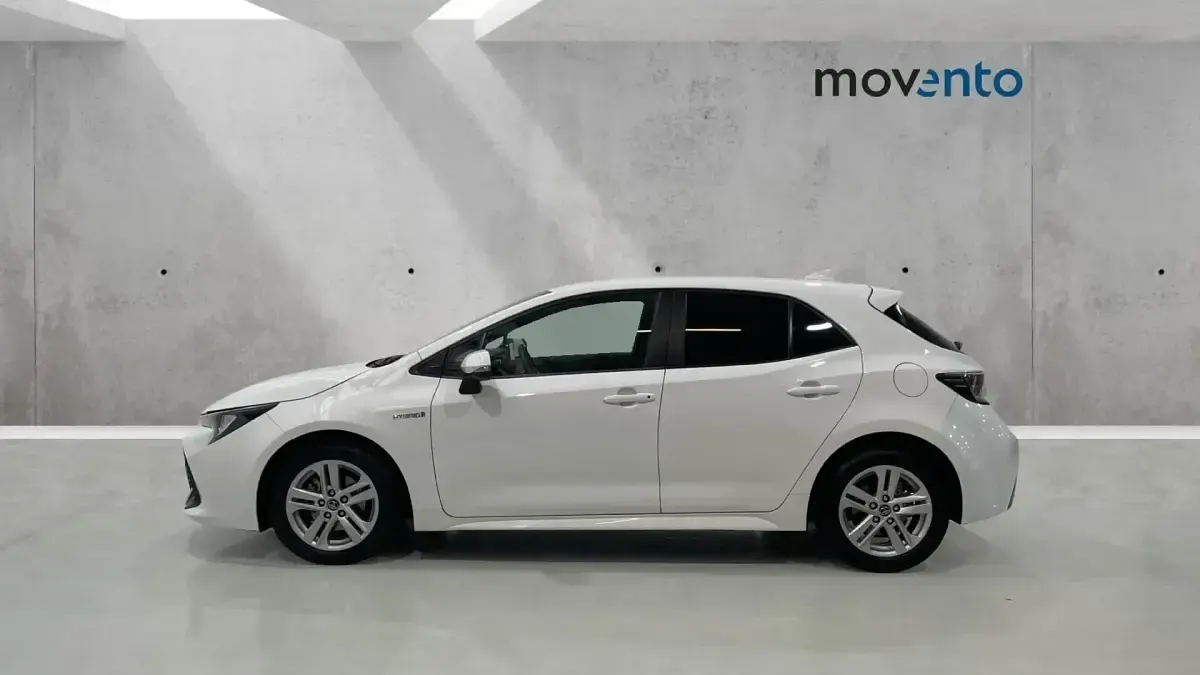 Begagnad Toyota Corolla Active 122 HK (89 kW) 2020 Vit Sedan