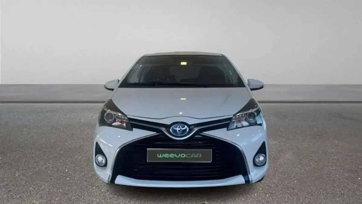 Usado Toyota Yaris Active 101 CV (74 kW) 2016 Blanco Berlina