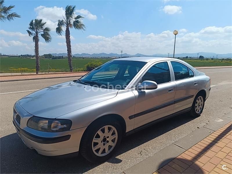 Usado Volvo S60 140 CV (102 kW) 2003 Gris / plata Berlina