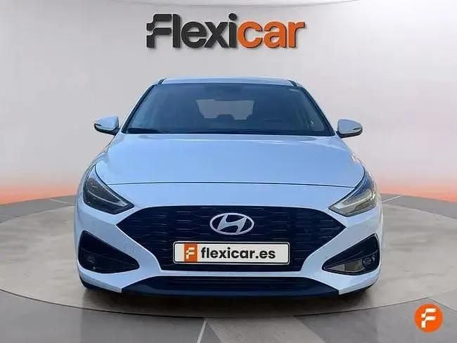 Usado Hyundai i30 120 HP (88 kW) 2024 Branco Sedan