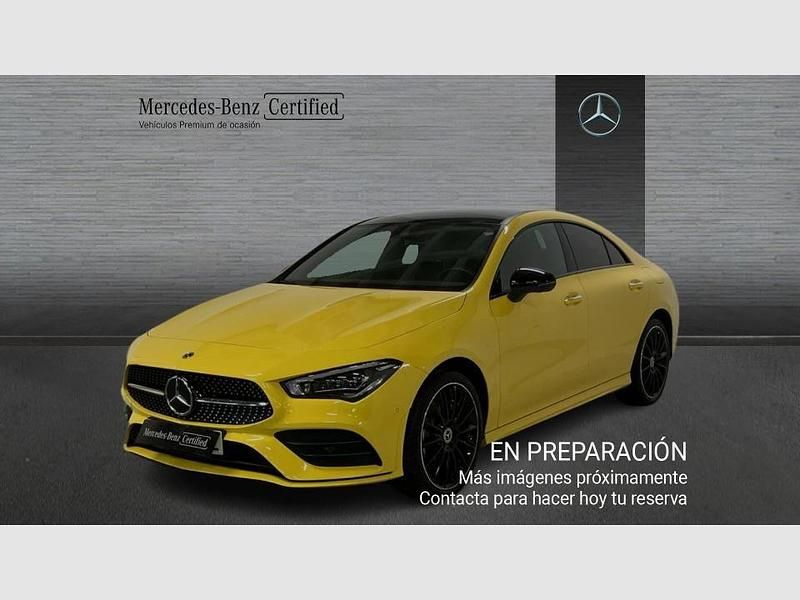Usado Mercedes CLA250e AMG line 218 CV (160 kW) 2022 Amarillo Berlina