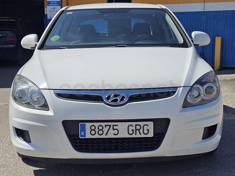 Usado Hyundai i30 Classic 109 CV (80 kW) 2009 Blanco Berlina