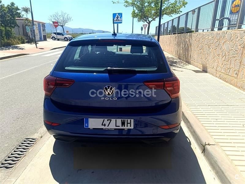 Usado VW Polo Life 95 CV (69 kW) 2022 Azul Berlina