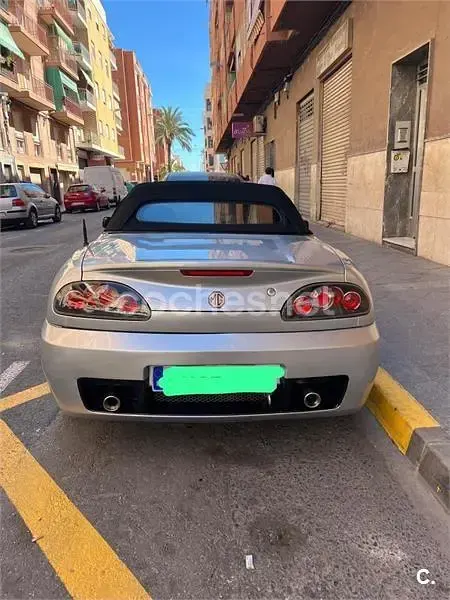 Usado MG TF 116 CV (85 kW) 2003 Gris / plata Descapotable