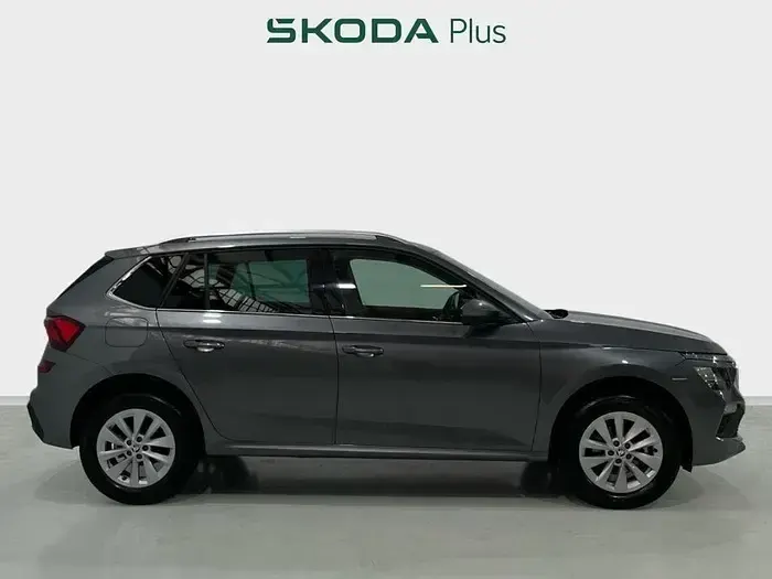Usado Skoda Kamiq Selection 115 CV (84 kW) 2025 Gris SUV