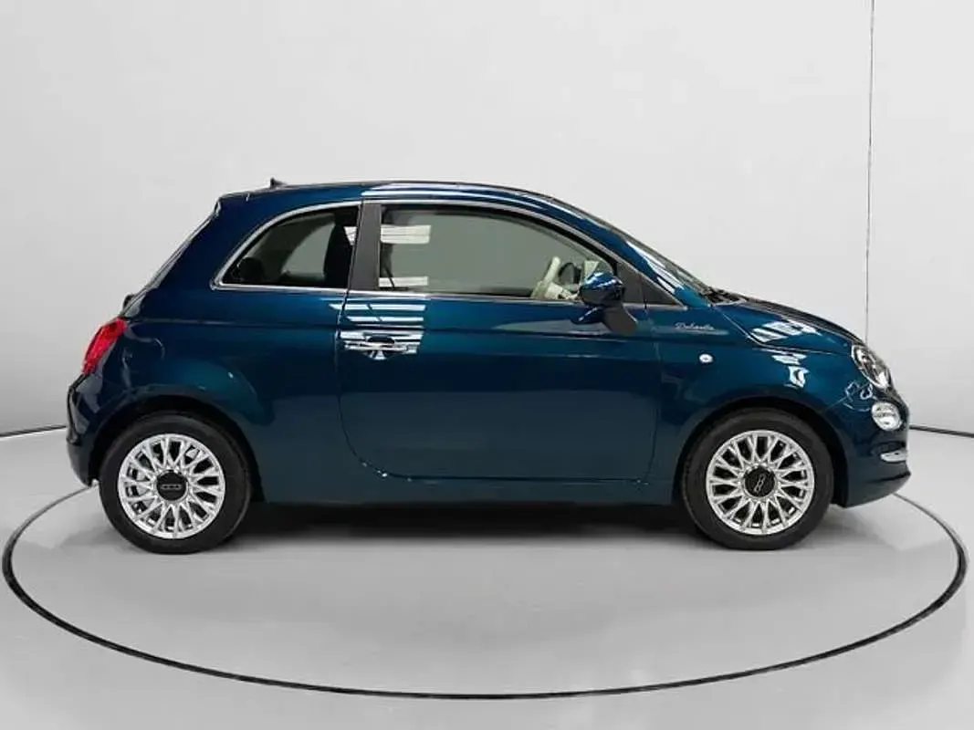 Usado Fiat 500 Dolcevita 71 CV (52 kW) 2022 Azul Utilitario