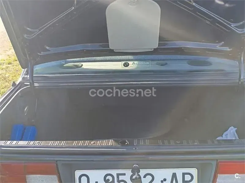 Usado BMW 316 102 CV (75 kW) 1994 Negro Berlina