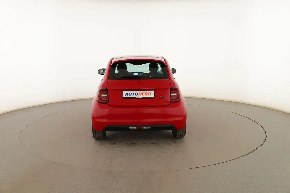 Usado Fiat 500e Red 86 kW (118 CV) 2021 Rojo Berlina