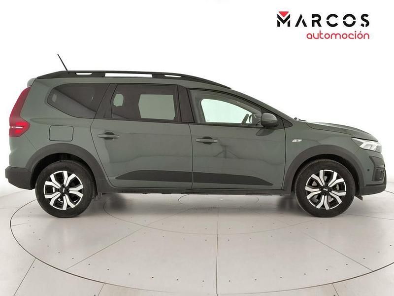 Usado Dacia Jogger Expression 110 CV (80 kW) 2024 Verde Monovolumen