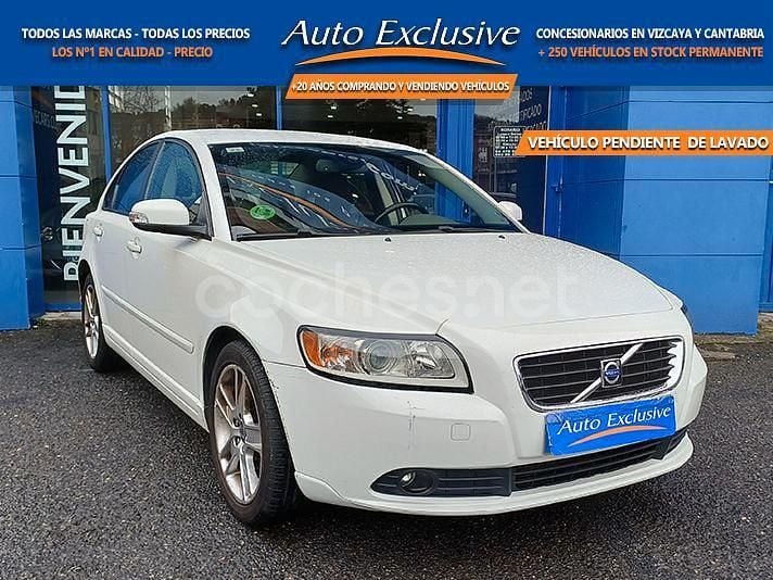 Blanco Usado 2009 Volvo S40 Momentum Berlina | 6490 € - Imagen 1/4