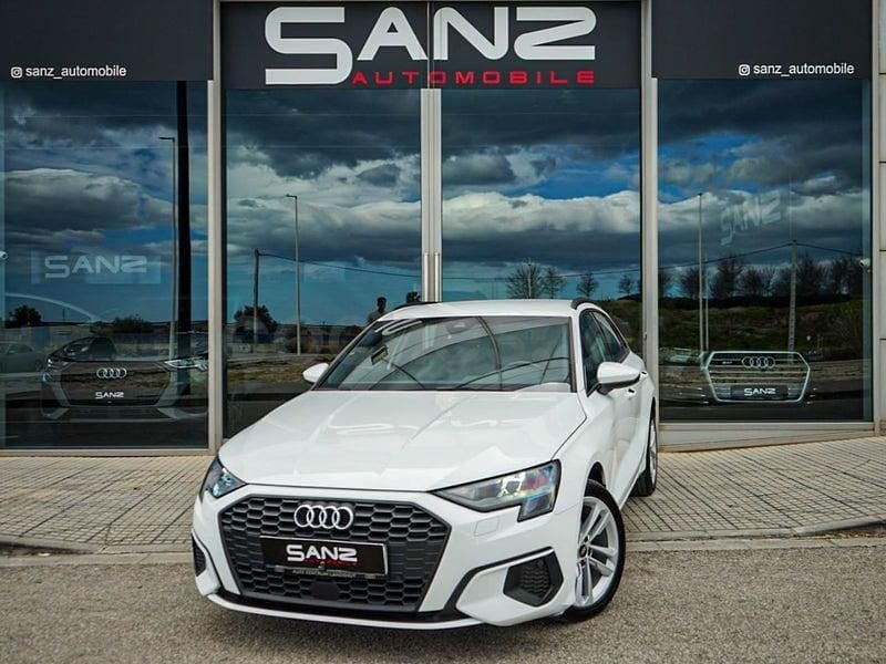 Käytetty Audi A3 116 HP (85 kW) 2023 Valkoinen Sedan