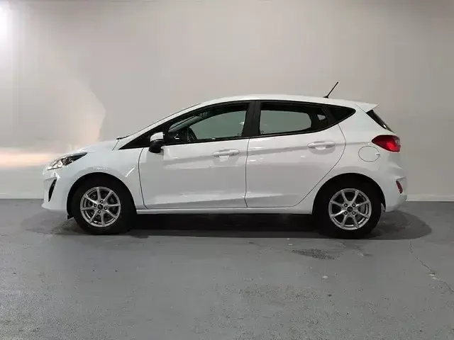 Usado Ford Fiesta Trend 86 CV (63 kW) 2019 Blanco Utilitario