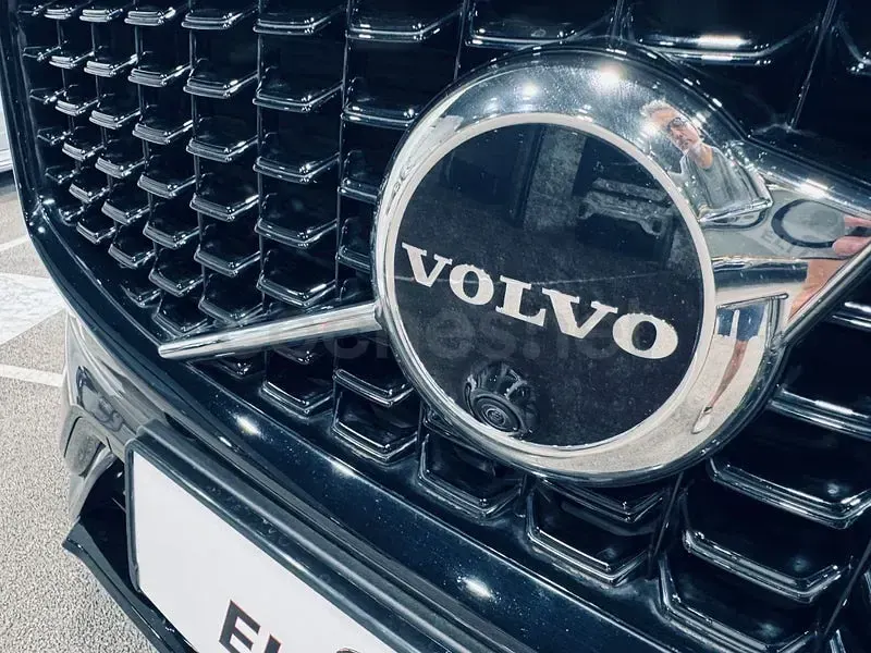 Usado Volvo XC60 Plus 197 CV (144 kW) 2022 Negro SUV