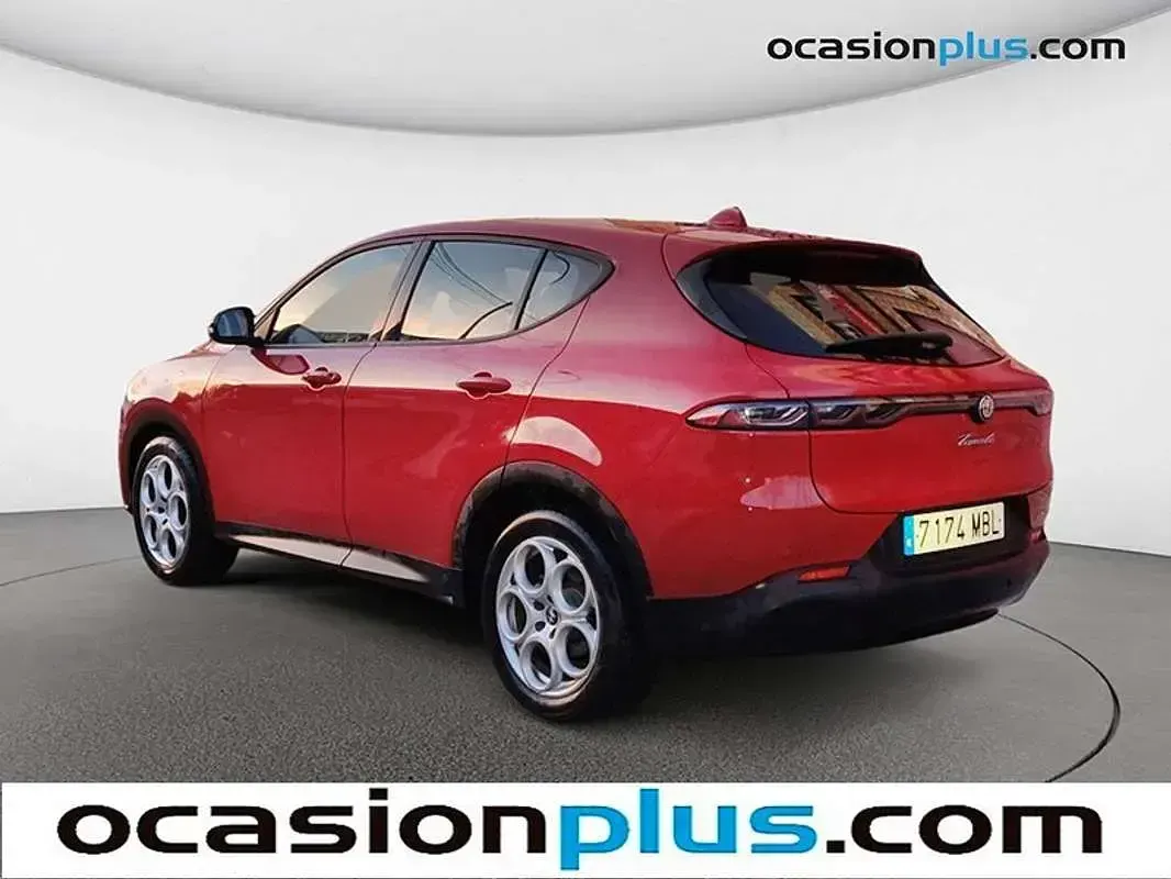 Usado Alfa Romeo Tonale Sprint 131 CV (96 kW) 2022 Rojo SUV