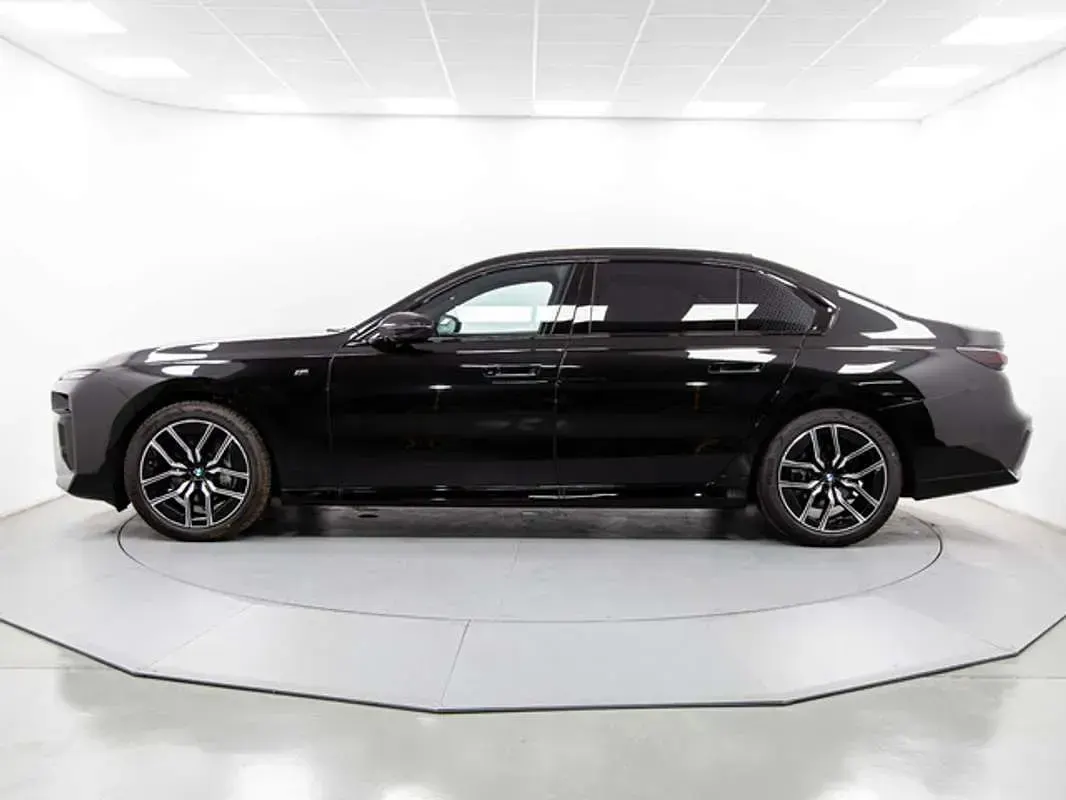 Usado BMW 740 299 CV (219 kW) 2023 Negro Berlina