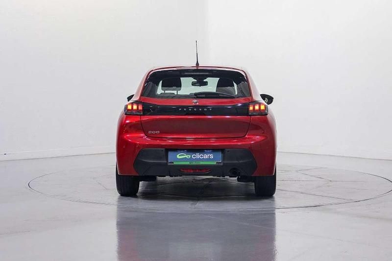 Usado Peugeot 208 Active 102 CV (75 kW) 2021 Rojo Utilitario