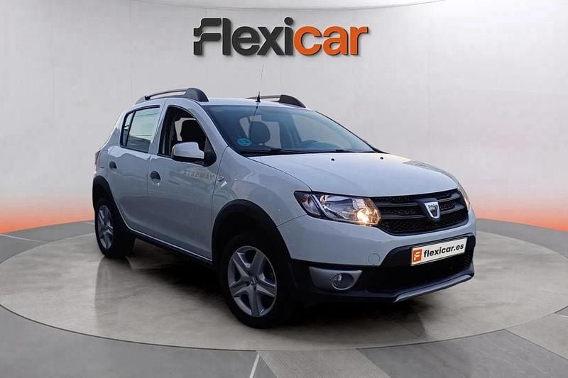 Blanco Usado 2016 Dacia Sandero Stepway Berlina | 8490 € (Precio justo) - Imagen 1/4