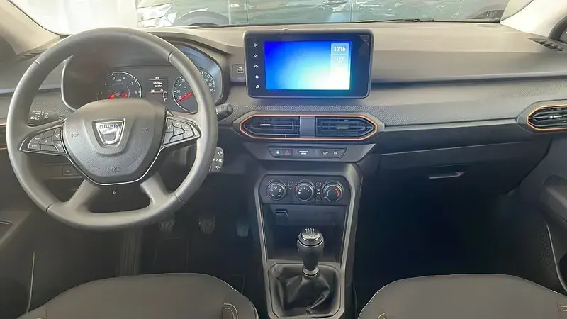Usado Dacia Sandero Essentiel 100 CV (73 kW) 2022 Blanco Berlina