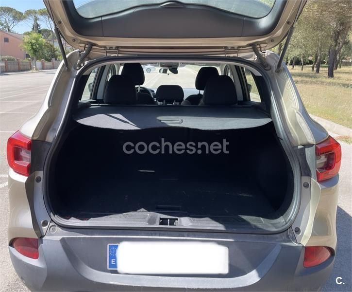 Usado Renault Kadjar Intens 130 CV (95 kW) 2016 Beige SUV