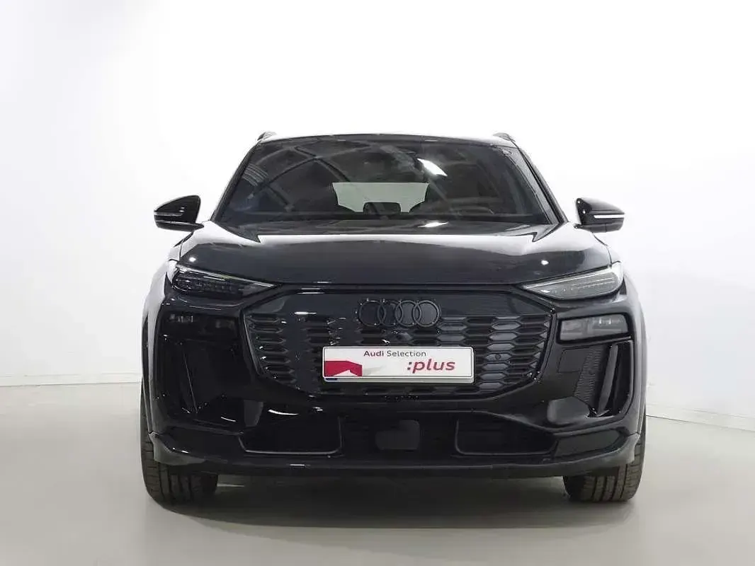 Usado Audi Q6 e-tron Performance 225 kW (306 CV) 2025 Gris SUV