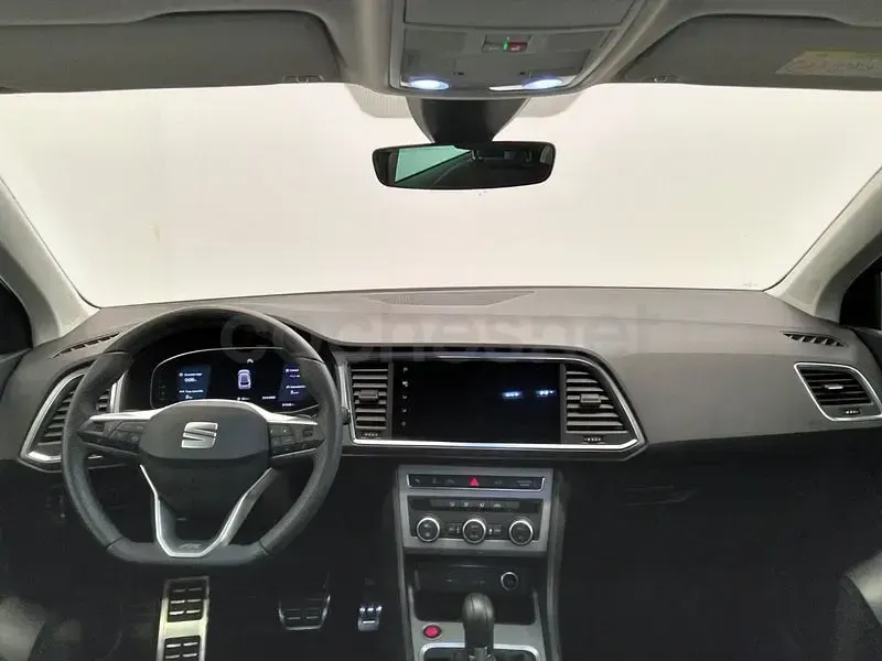 Usado Seat Ateca FR 150 CV (110 kW) 2025 Gris / plata SUV