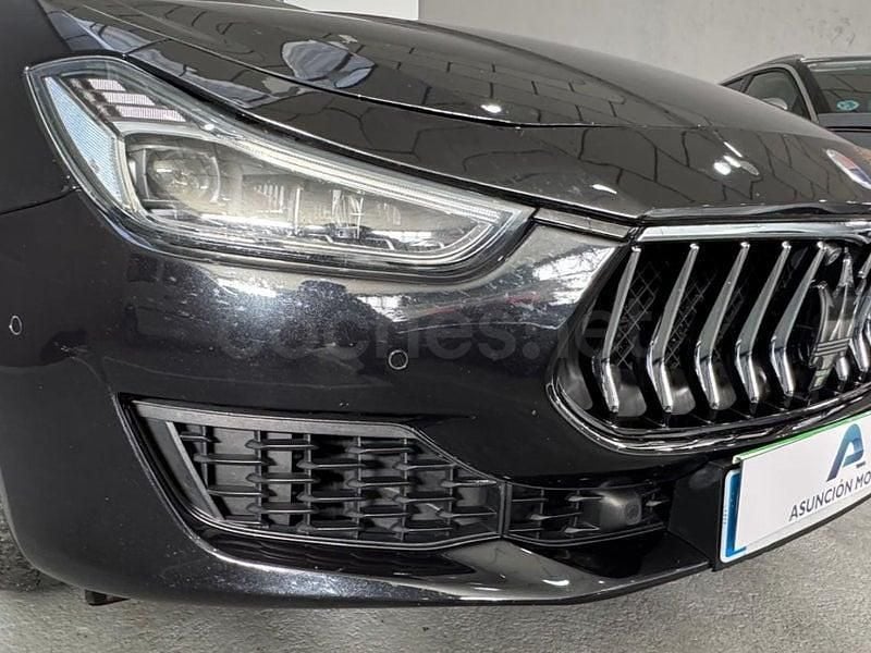 Usado Maserati Ghibli GranLusso 275 CV (202 kW) 2018 Negro Berlina