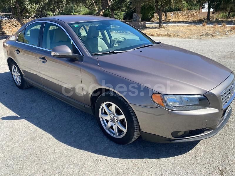 Usado Volvo S80 Momentum 185 CV (136 kW) 2007 Beige Berlina