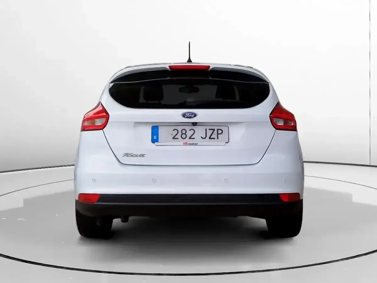 Usado Ford Focus Titanium 125 CV (91 kW) 2017 Blanco Berlina