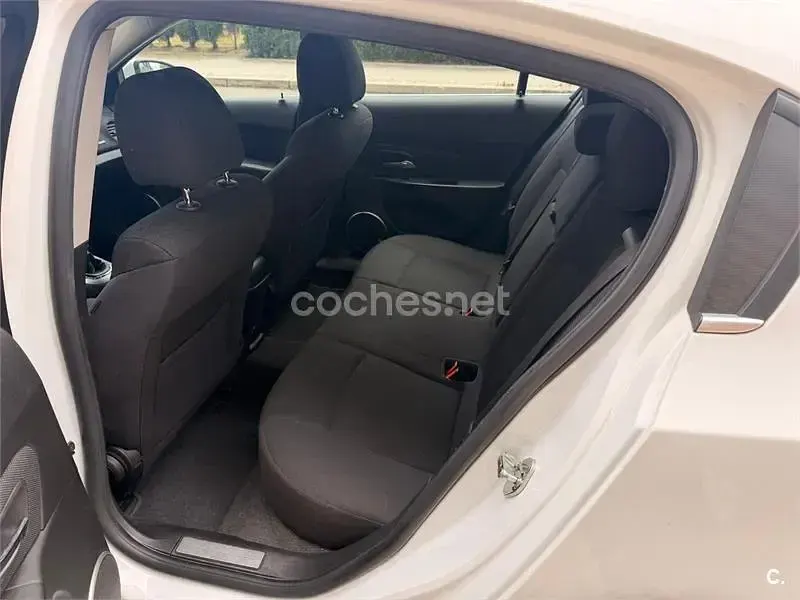Usado Chevrolet Cruze LTZ 141 CV (103 kW) 2011 Blanco Berlina
