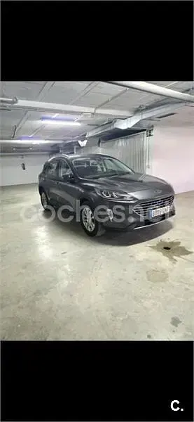 Usado Ford Kuga Titanium 120 CV (88 kW) 2021 Gris / plata SUV
