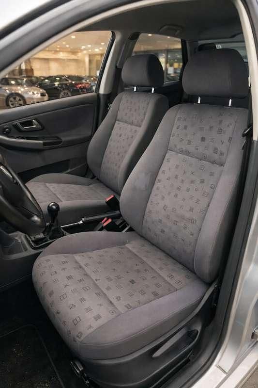 Brugt Seat Ibiza Stella 75 HK (55 kW) 2000 Grå Hatchback